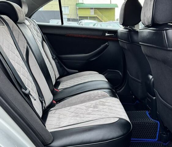 Серый Тойота Авенсис, объемом двигателя 2.2 л и пробегом 218 тыс. км за 6600 $, фото 17 на Automoto.ua