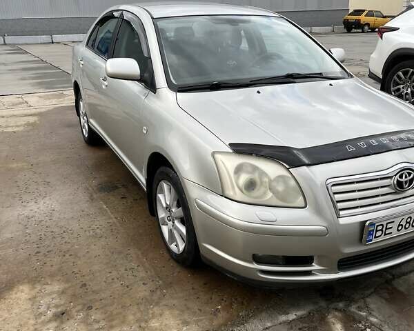 Серый Тойота Авенсис, объемом двигателя 2 л и пробегом 371 тыс. км за 5500 $, фото 1 на Automoto.ua