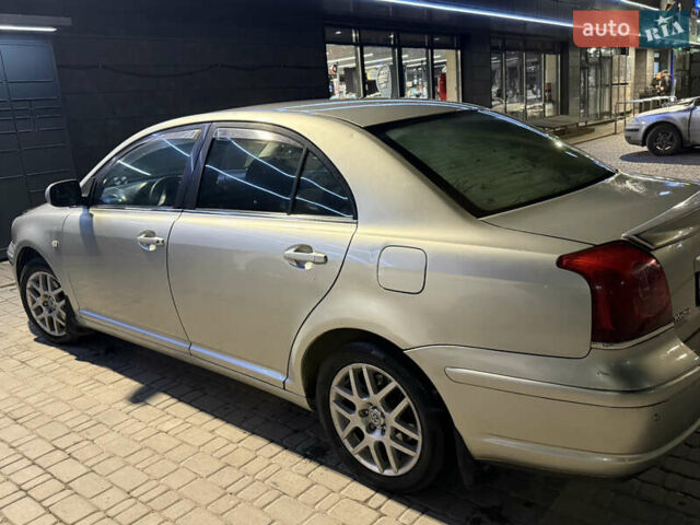 Серый Тойота Авенсис, объемом двигателя 1.8 л и пробегом 476 тыс. км за 5000 $, фото 2 на Automoto.ua