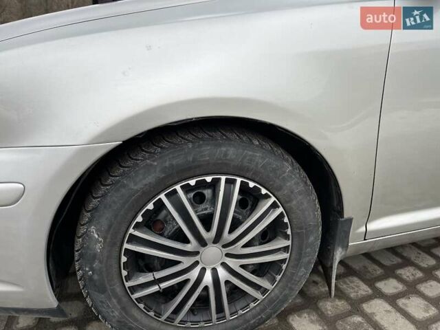 Сірий Тойота Авенсіс, об'ємом двигуна 1.8 л та пробігом 302 тис. км за 5300 $, фото 8 на Automoto.ua