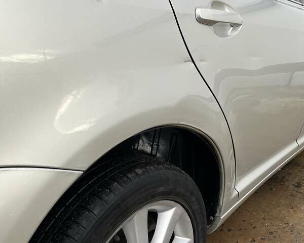 Серый Тойота Авенсис, объемом двигателя 2 л и пробегом 371 тыс. км за 5500 $, фото 8 на Automoto.ua