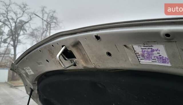 Серый Тойота Авенсис, объемом двигателя 1.79 л и пробегом 94 тыс. км за 6950 $, фото 10 на Automoto.ua