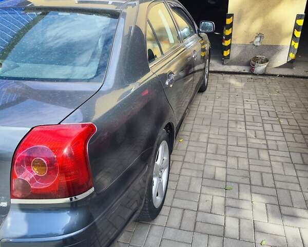 Серый Тойота Авенсис, объемом двигателя 2.2 л и пробегом 310 тыс. км за 5500 $, фото 4 на Automoto.ua