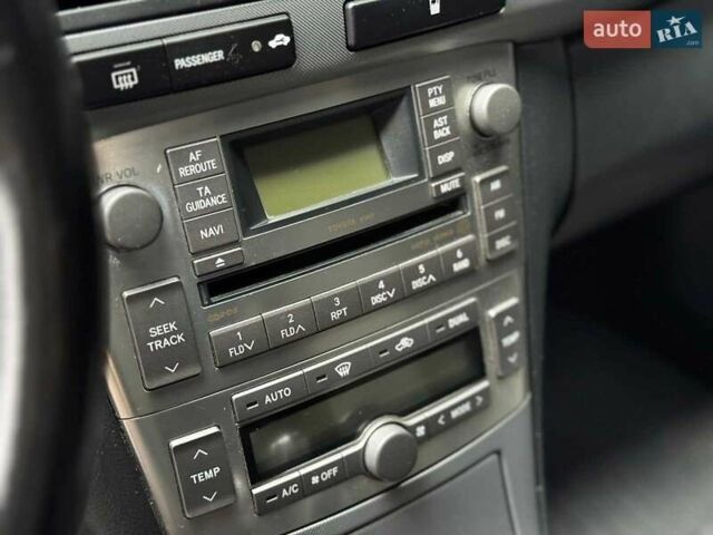 Сірий Тойота Авенсіс, об'ємом двигуна 1.8 л та пробігом 241 тис. км за 7590 $, фото 17 на Automoto.ua