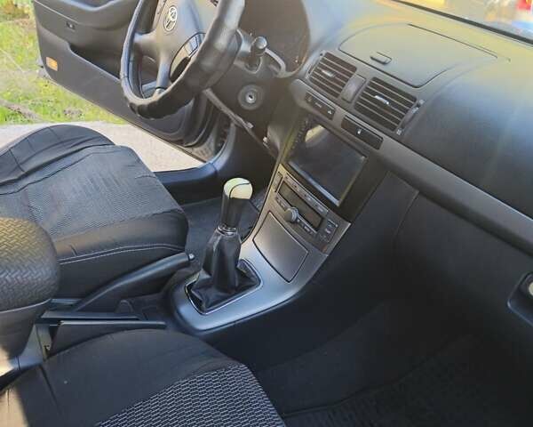 Серый Тойота Авенсис, объемом двигателя 1.79 л и пробегом 328 тыс. км за 5500 $, фото 25 на Automoto.ua