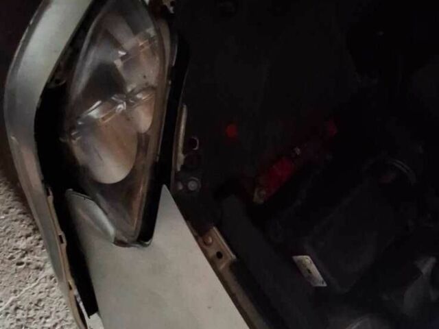 Сірий Тойота Авенсіс, об'ємом двигуна 1.6 л та пробігом 320 тис. км за 2500 $, фото 10 на Automoto.ua