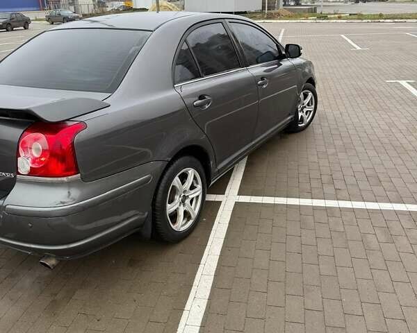 Серый Тойота Авенсис, объемом двигателя 1.79 л и пробегом 303 тыс. км за 5500 $, фото 4 на Automoto.ua