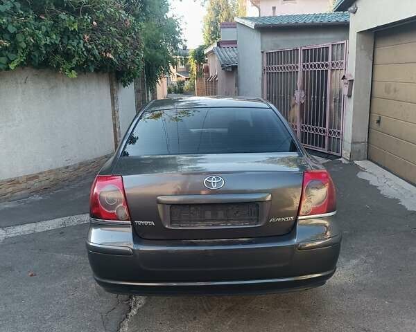 Серый Тойота Авенсис, объемом двигателя 1.8 л и пробегом 264 тыс. км за 6300 $, фото 3 на Automoto.ua