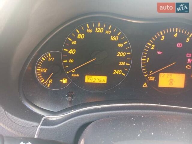 Серый Тойота Авенсис, объемом двигателя 1.8 л и пробегом 243 тыс. км за 6800 $, фото 7 на Automoto.ua