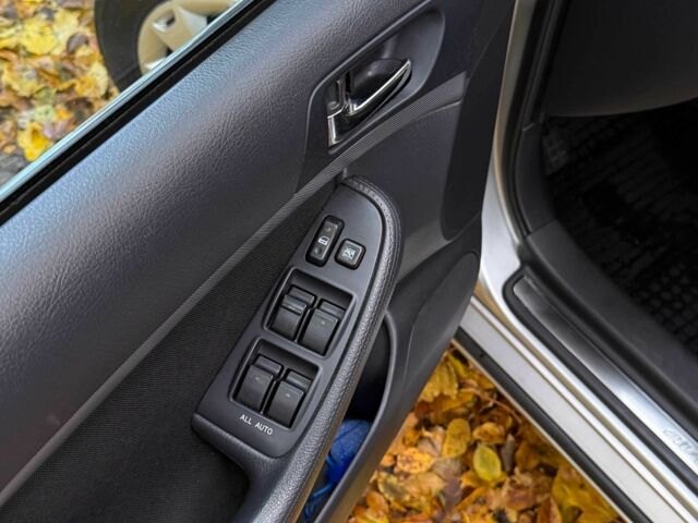 Серый Тойота Авенсис, объемом двигателя 1.8 л и пробегом 192 тыс. км за 8500 $, фото 11 на Automoto.ua
