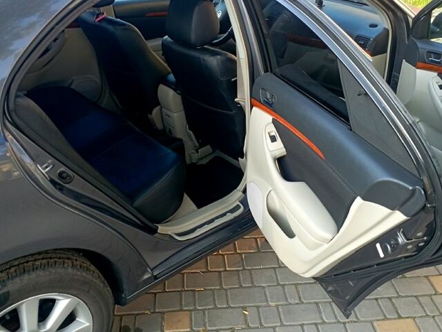 Сірий Тойота Авенсіс, об'ємом двигуна 2.2 л та пробігом 326 тис. км за 7200 $, фото 11 на Automoto.ua