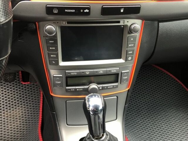 Серый Тойота Авенсис, объемом двигателя 1.8 л и пробегом 360 тыс. км за 6000 $, фото 7 на Automoto.ua