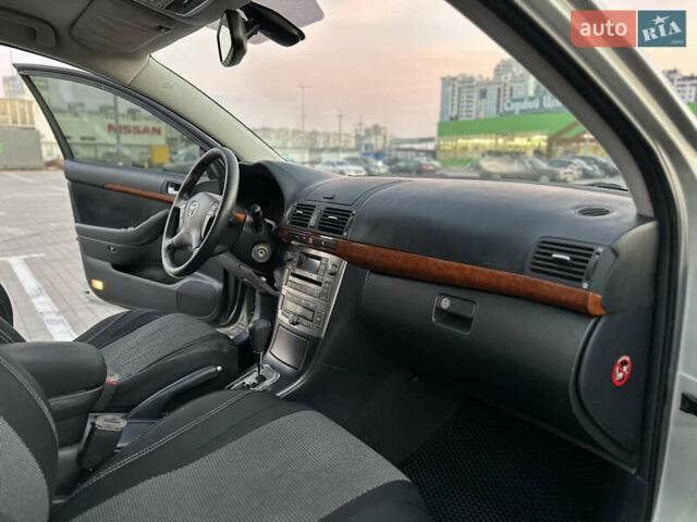 Серый Тойота Авенсис, объемом двигателя 1.79 л и пробегом 200 тыс. км за 5000 $, фото 35 на Automoto.ua