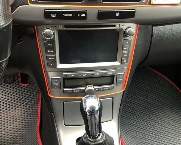 Серый Тойота Авенсис, объемом двигателя 1.8 л и пробегом 360 тыс. км за 6000 $, фото 6 на Automoto.ua