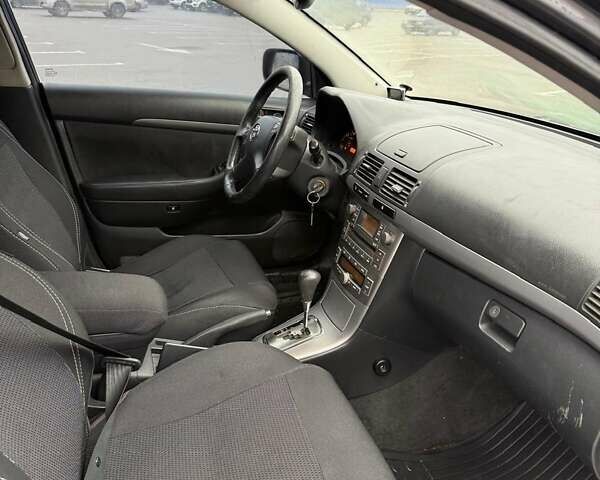 Серый Тойота Авенсис, объемом двигателя 1.79 л и пробегом 303 тыс. км за 5500 $, фото 9 на Automoto.ua