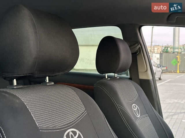 Серый Тойота Авенсис, объемом двигателя 1.79 л и пробегом 200 тыс. км за 5000 $, фото 37 на Automoto.ua