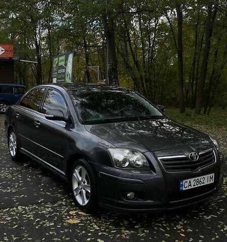 Серый Тойота Авенсис, объемом двигателя 2 л и пробегом 220 тыс. км за 7500 $, фото 5 на Automoto.ua