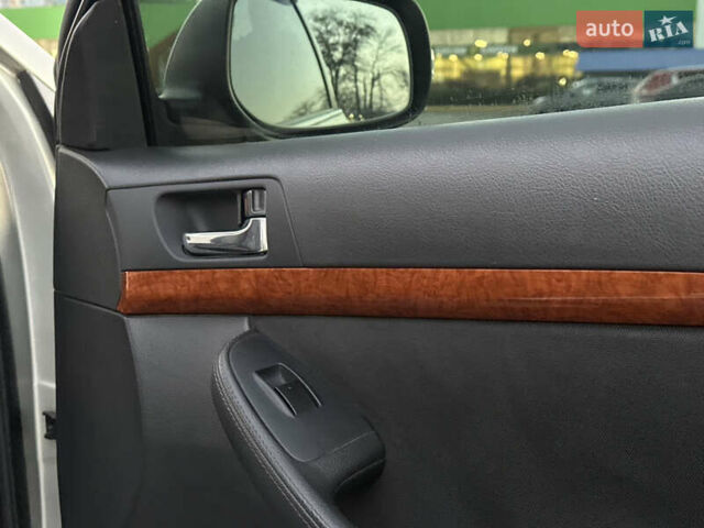 Серый Тойота Авенсис, объемом двигателя 1.79 л и пробегом 200 тыс. км за 5000 $, фото 31 на Automoto.ua