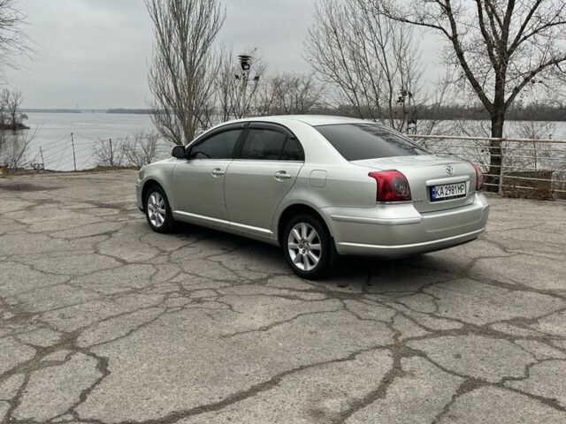 Сірий Тойота Авенсіс, об'ємом двигуна 1.8 л та пробігом 240 тис. км за 6800 $, фото 2 на Automoto.ua