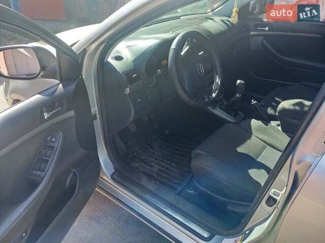 Серый Тойота Авенсис, объемом двигателя 1.8 л и пробегом 243 тыс. км за 6800 $, фото 3 на Automoto.ua