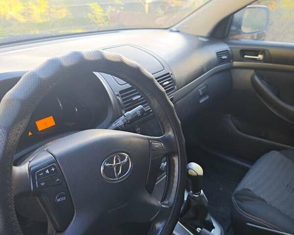 Серый Тойота Авенсис, объемом двигателя 1.79 л и пробегом 328 тыс. км за 5500 $, фото 21 на Automoto.ua