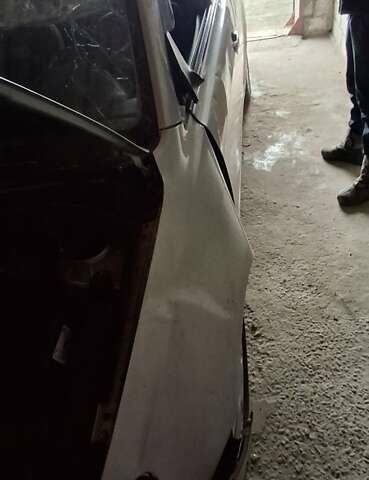 Серый Тойота Авенсис, объемом двигателя 1.6 л и пробегом 320 тыс. км за 2500 $, фото 6 на Automoto.ua