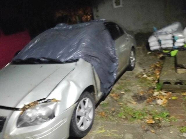 Сірий Тойота Авенсіс, об'ємом двигуна 1.6 л та пробігом 320 тис. км за 2500 $, фото 1 на Automoto.ua