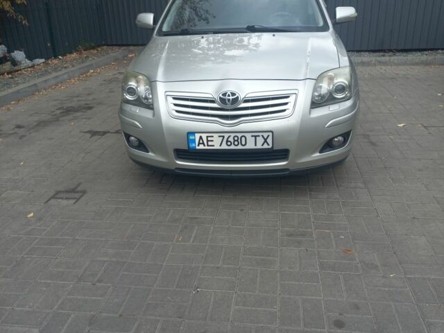 Серый Тойота Авенсис, объемом двигателя 1.8 л и пробегом 256 тыс. км за 6500 $, фото 1 на Automoto.ua