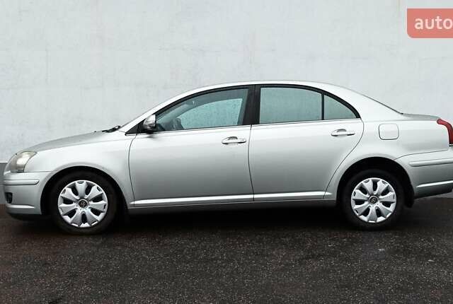 Серый Тойота Авенсис, объемом двигателя 1.79 л и пробегом 192 тыс. км за 7900 $, фото 4 на Automoto.ua