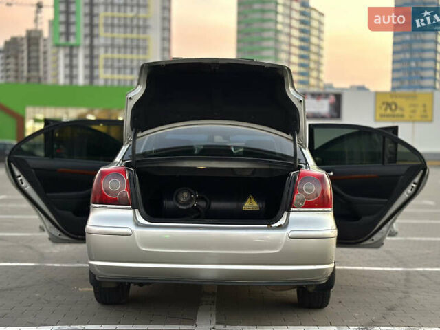 Серый Тойота Авенсис, объемом двигателя 1.79 л и пробегом 200 тыс. км за 5000 $, фото 18 на Automoto.ua