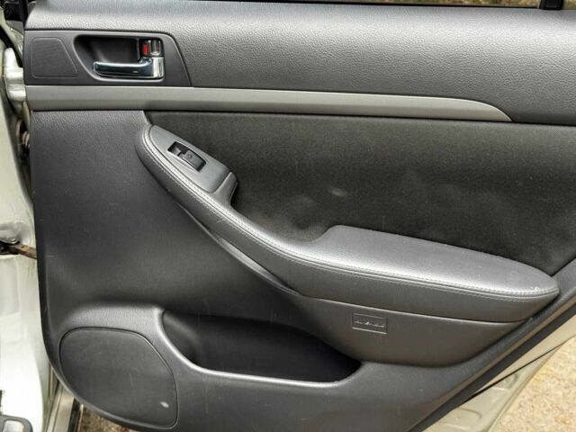 Сірий Тойота Авенсіс, об'ємом двигуна 1.8 л та пробігом 241 тис. км за 6940 $, фото 22 на Automoto.ua