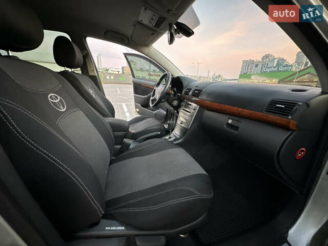 Серый Тойота Авенсис, объемом двигателя 1.79 л и пробегом 200 тыс. км за 5000 $, фото 34 на Automoto.ua