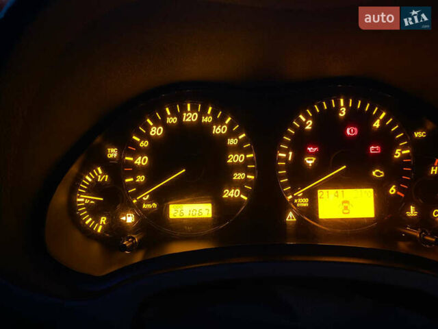 Серый Тойота Авенсис, объемом двигателя 2 л и пробегом 261 тыс. км за 6500 $, фото 15 на Automoto.ua