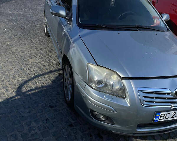 Серый Тойота Авенсис, объемом двигателя 2 л и пробегом 261 тыс. км за 6500 $, фото 2 на Automoto.ua