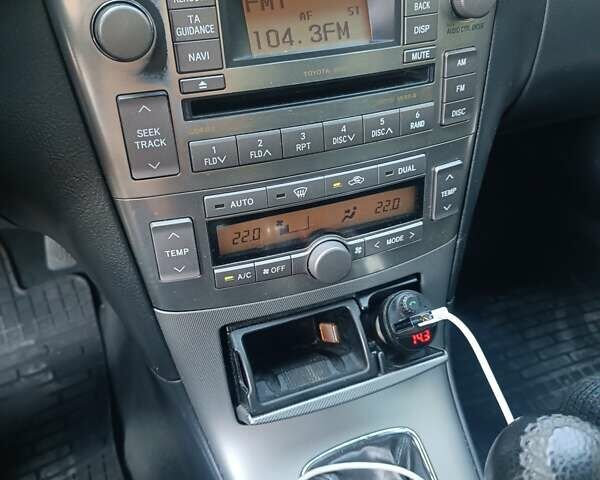 Серый Тойота Авенсис, объемом двигателя 1.8 л и пробегом 264 тыс. км за 6300 $, фото 9 на Automoto.ua