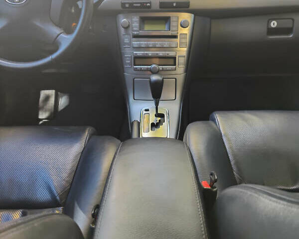 Сірий Тойота Авенсіс, об'ємом двигуна 1.8 л та пробігом 316 тис. км за 6900 $, фото 76 на Automoto.ua