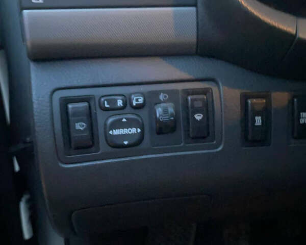 Серый Тойота Авенсис, объемом двигателя 2 л и пробегом 261 тыс. км за 6500 $, фото 13 на Automoto.ua