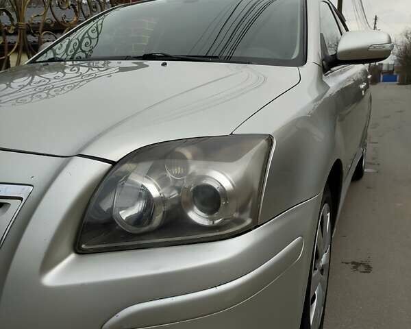 Сірий Тойота Авенсіс, об'ємом двигуна 1.8 л та пробігом 253 тис. км за 7200 $, фото 12 на Automoto.ua
