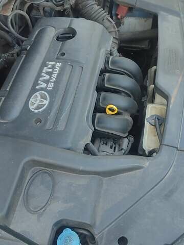 Серый Тойота Авенсис, объемом двигателя 1.8 л и пробегом 279 тыс. км за 6200 $, фото 3 на Automoto.ua