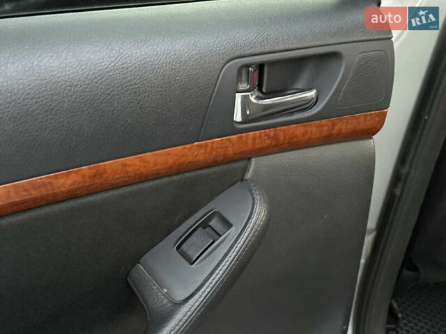 Серый Тойота Авенсис, объемом двигателя 1.79 л и пробегом 200 тыс. км за 5000 $, фото 26 на Automoto.ua