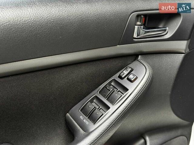 Сірий Тойота Авенсіс, об'ємом двигуна 1.8 л та пробігом 241 тис. км за 7590 $, фото 12 на Automoto.ua