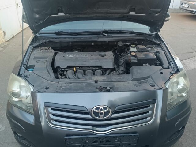 Серый Тойота Авенсис, объемом двигателя 0 л и пробегом 264 тыс. км за 6300 $, фото 6 на Automoto.ua