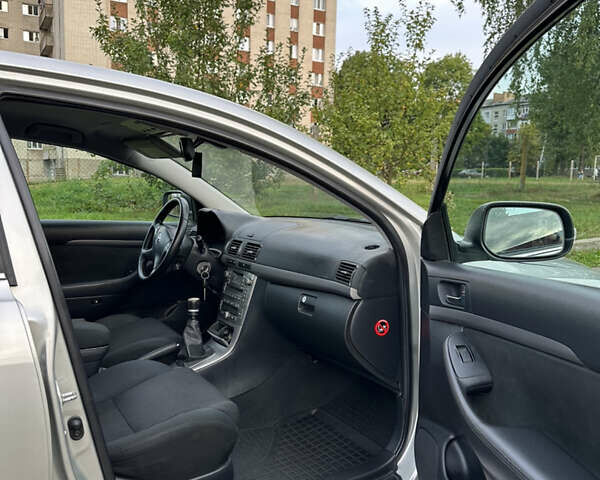 Серый Тойота Авенсис, объемом двигателя 2 л и пробегом 254 тыс. км за 5997 $, фото 15 на Automoto.ua