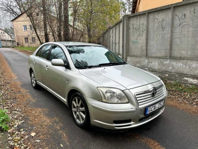 Серый Тойота Авенсис, объемом двигателя 2 л и пробегом 222 тыс. км за 2088 $, фото 2 на Automoto.ua