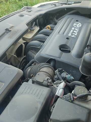 Серый Тойота Авенсис, объемом двигателя 1.8 л и пробегом 279 тыс. км за 6200 $, фото 2 на Automoto.ua