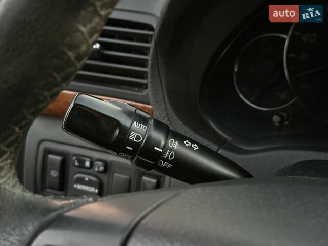 Серый Тойота Авенсис, объемом двигателя 1.79 л и пробегом 200 тыс. км за 5000 $, фото 47 на Automoto.ua