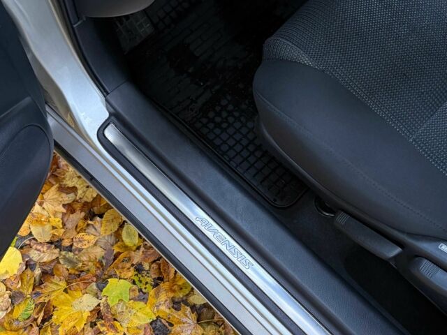 Серый Тойота Авенсис, объемом двигателя 1.8 л и пробегом 192 тыс. км за 8500 $, фото 6 на Automoto.ua