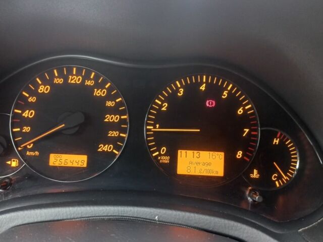 Серый Тойота Авенсис, объемом двигателя 1.8 л и пробегом 256 тыс. км за 6500 $, фото 5 на Automoto.ua