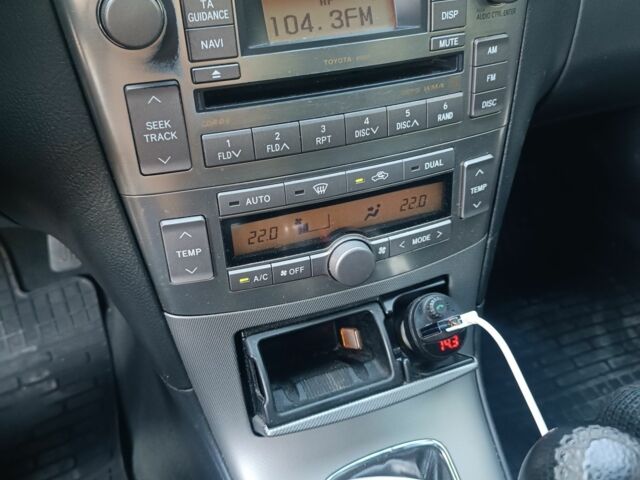 Серый Тойота Авенсис, объемом двигателя 0 л и пробегом 264 тыс. км за 6300 $, фото 9 на Automoto.ua