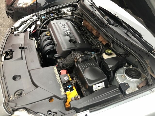 Серый Тойота Авенсис, объемом двигателя 1.8 л и пробегом 360 тыс. км за 6000 $, фото 2 на Automoto.ua